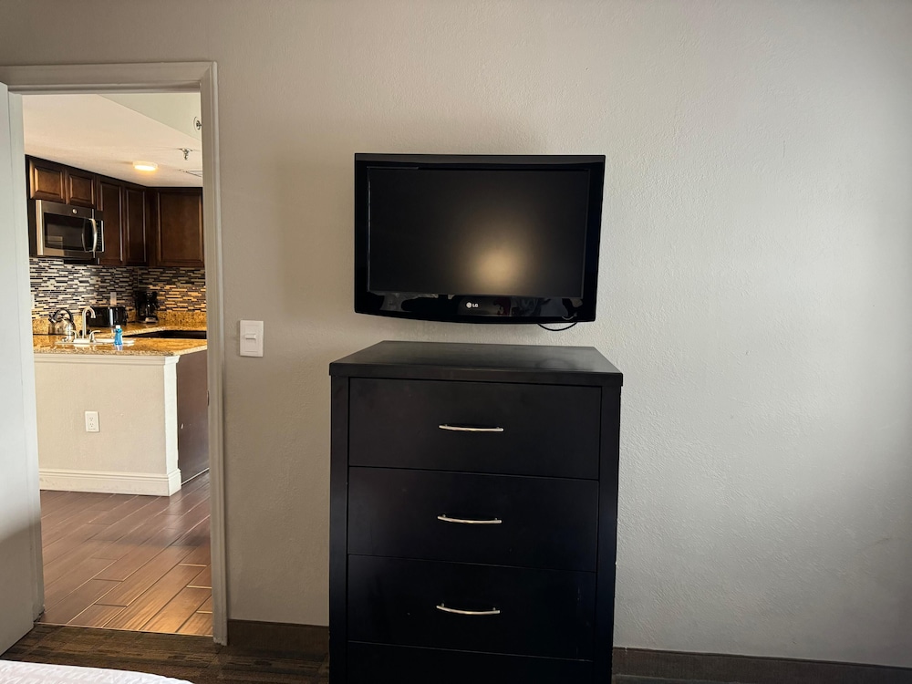 Enclave Swanky