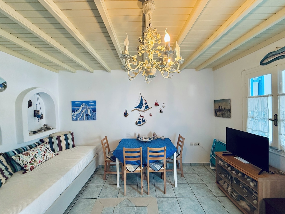 Stylish 2 Bd Escape Apt at Ornos Beach