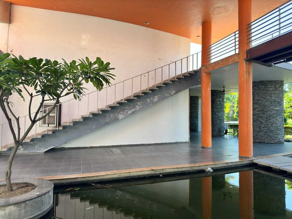 Valencia Club Abu - Resort In Abu
