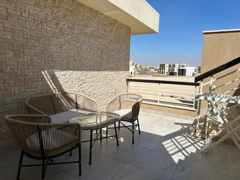 Penthouse with roof-amberville-NEWGIZA