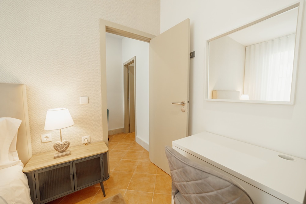 City Center Comfort Apartment A by Vacationy