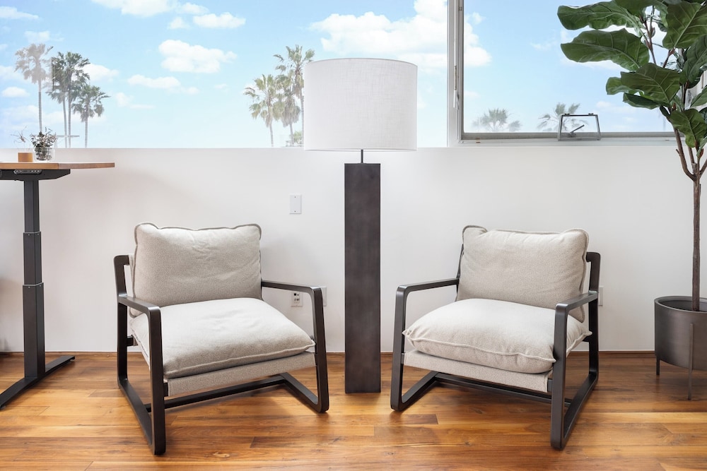 Venice View by Avantstay Walk to Venice Beach Rooftop, Ice Bath, Luxe Design
