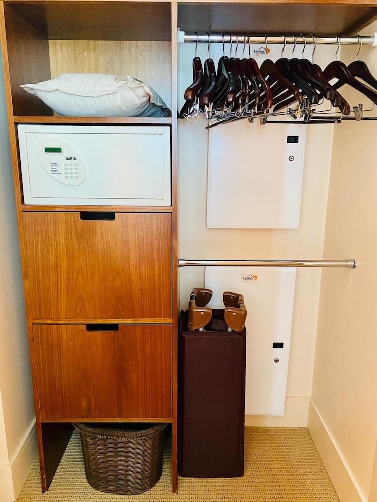 Carillon Miami Beach Private Suites