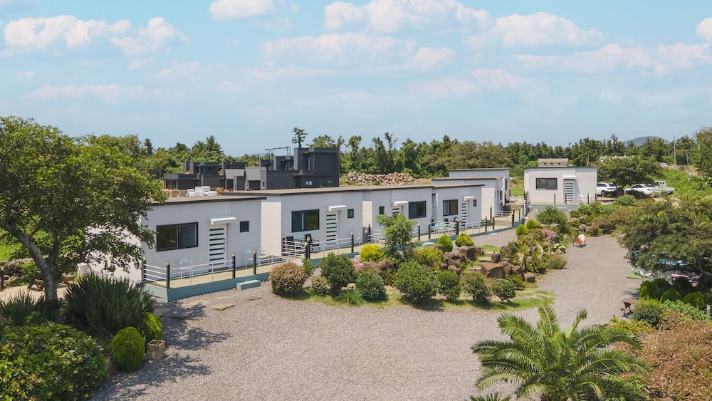 Jeju Joyhouse view 3
