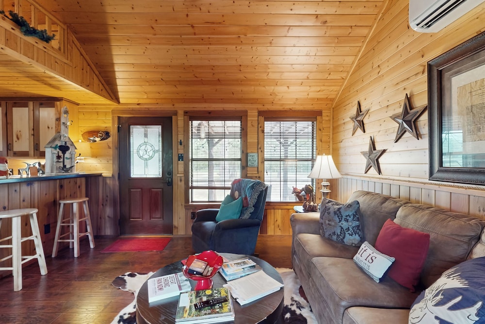 Water-view Cabin w/ Front Porch, W & D, Streaming