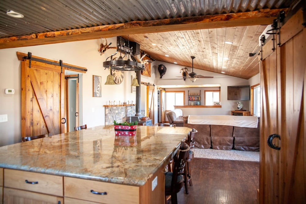 Zebra Rustic Retreat 3BR Home on Zebra Ranch