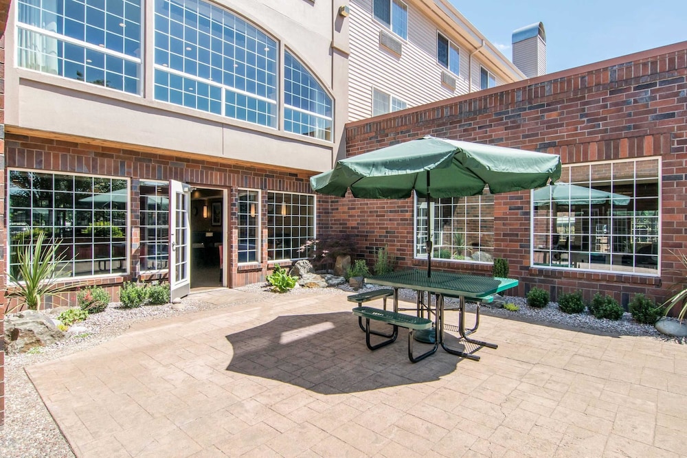 Albany Vacations - Comfort Suites Linn County - Property Image 27
