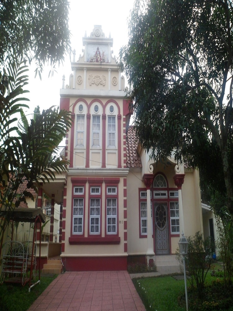 Villa Kota Bunga Seruni