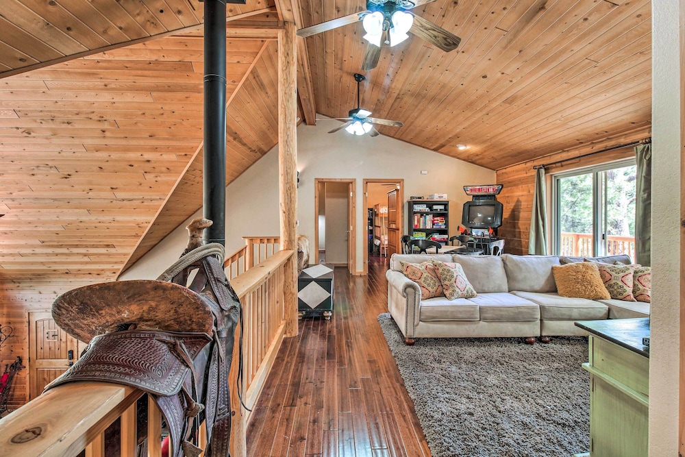 Family Game Room: Spacious Overgaard Cabin
