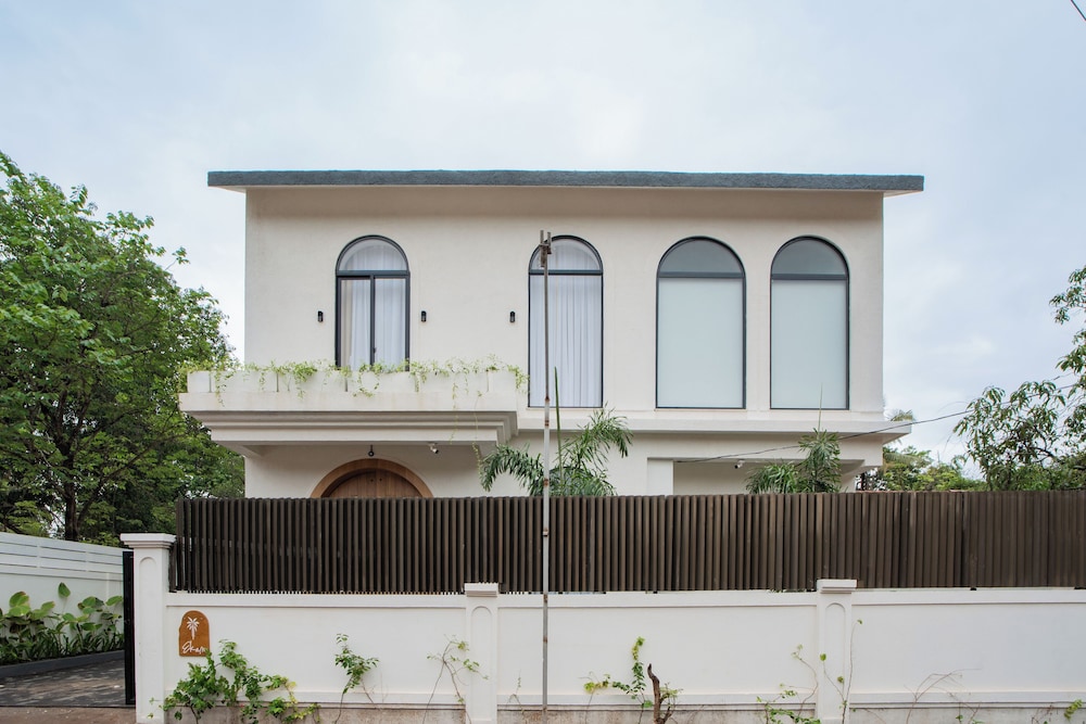 ELIVAAS Ekam | Luxe 4 BHK Villa With Pvt Pool & Patio