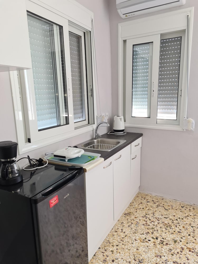 P3-panos Apartment in Porto Rafti view 2