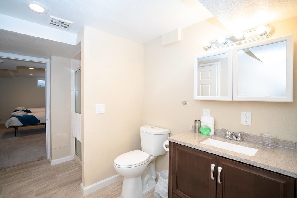 The Meadowlark Manor Spacious Backyard  Hot Tub - Property Image 9