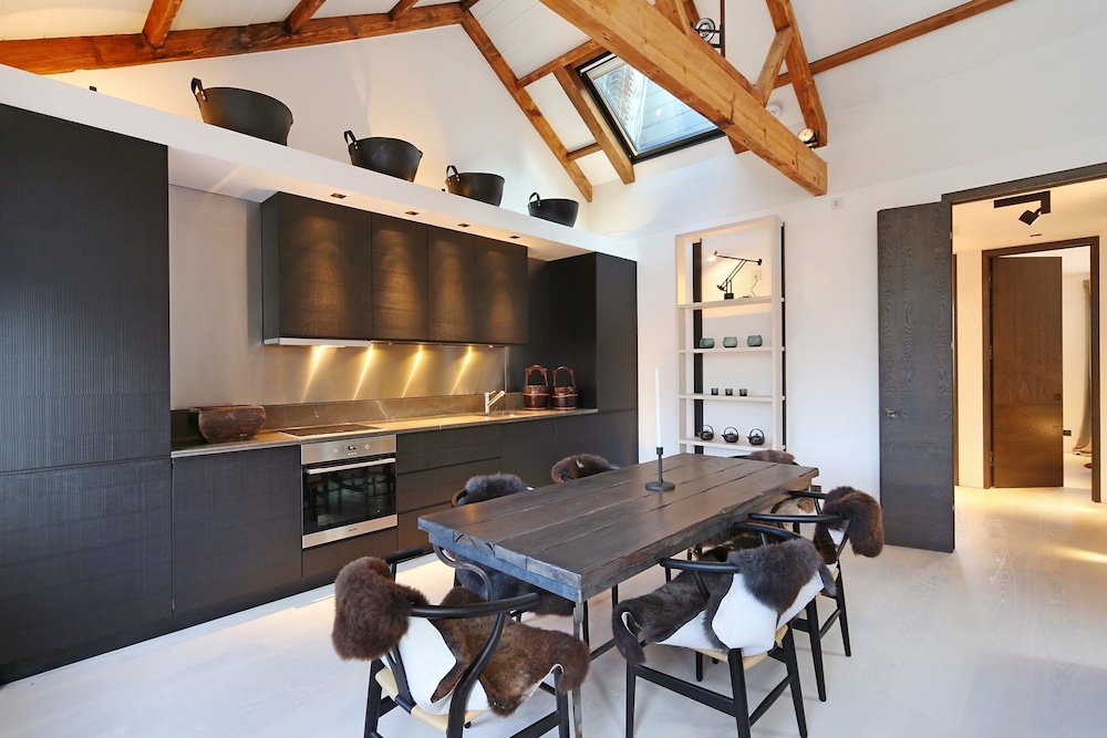 Super Premium - Cadogan Square 3 Bedroom Apartment