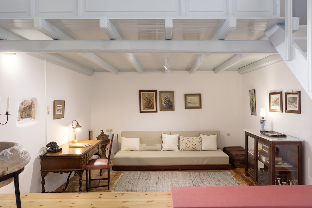 Villa Helidona With Private Pool
