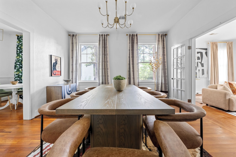 Stylish 3BR Retreat w Porch and garden