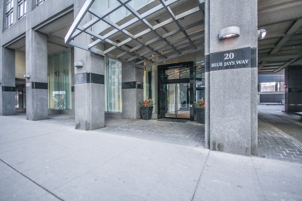 Sarkar Suites - Blue Jays Way