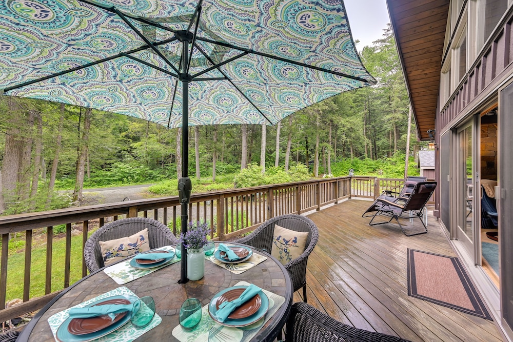 Tolland Cabin w/ Private Hot Tub & Grill!