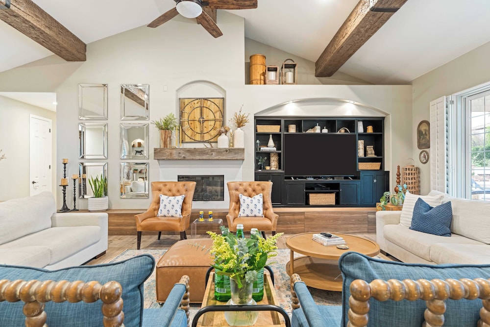 41 Palms Estate by Avantstay Indoor Pickleball, Pool, Hot Tub, Outdoor Kitchen