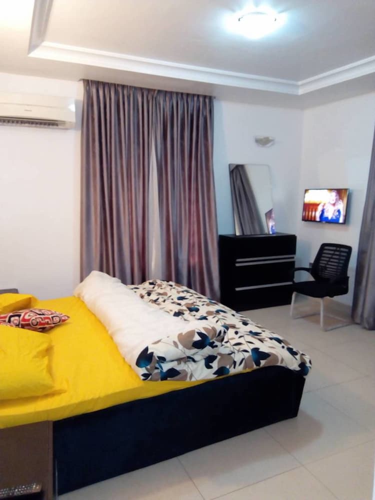 Reeve Court Apartment