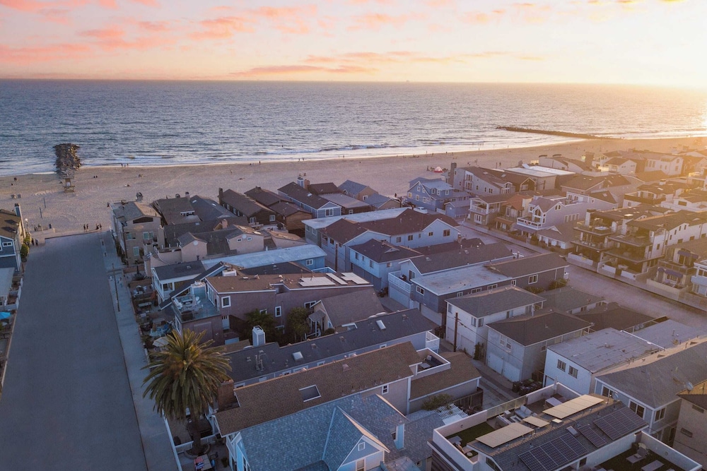 Surfrider Buyout by Avantstay 2 Home Buyout By the Beach!