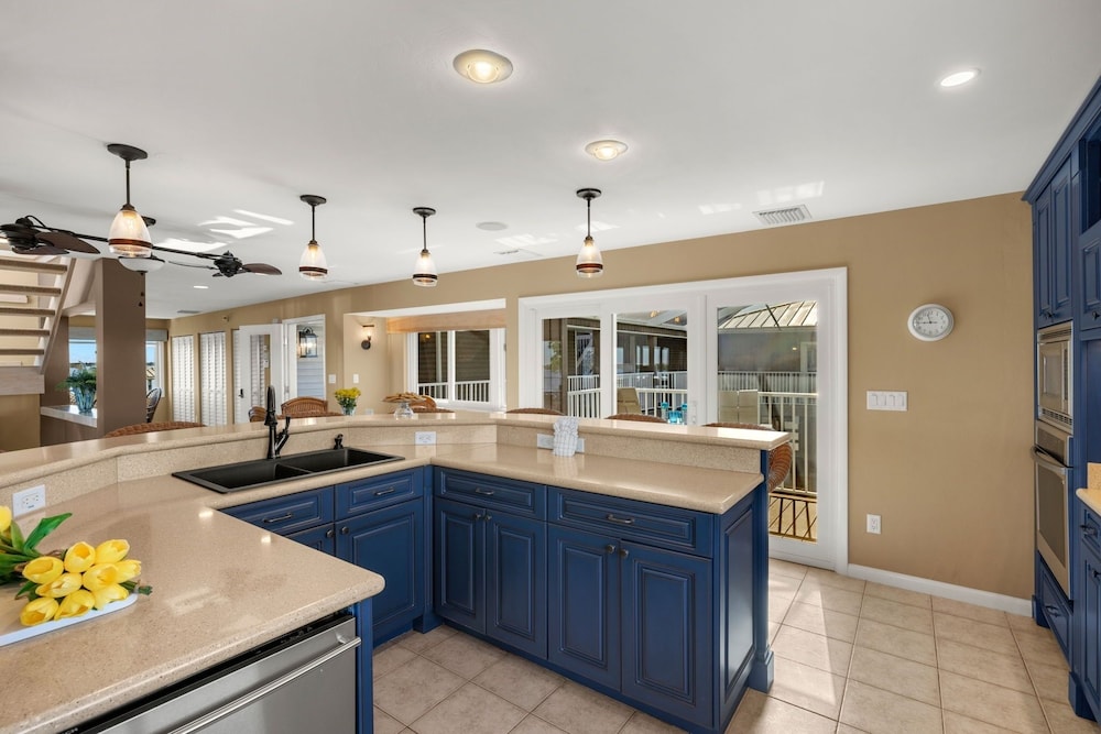 21381 Widgeon Point 6 Bedroom Estate