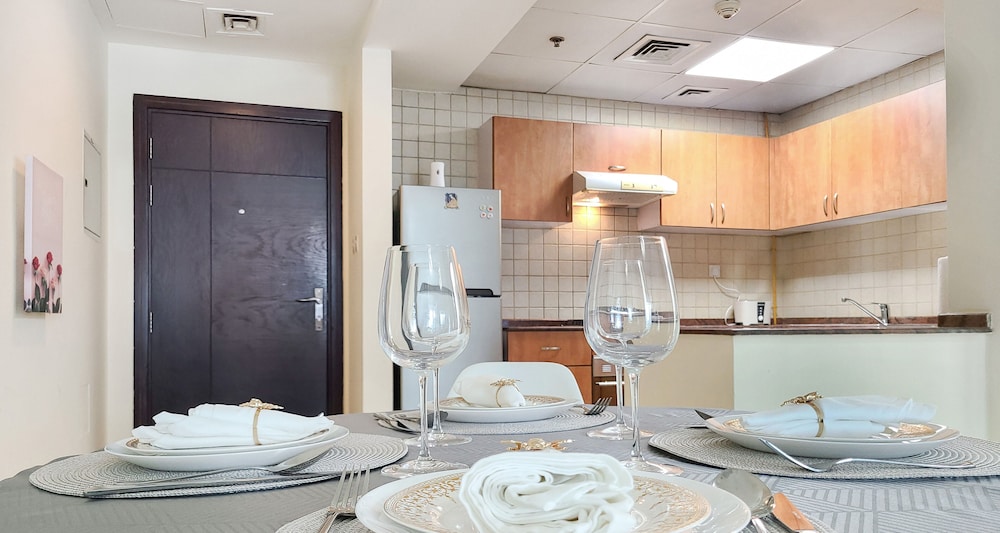 Manzil - Cozy 1BR in Dubai Marina w/ City Views
