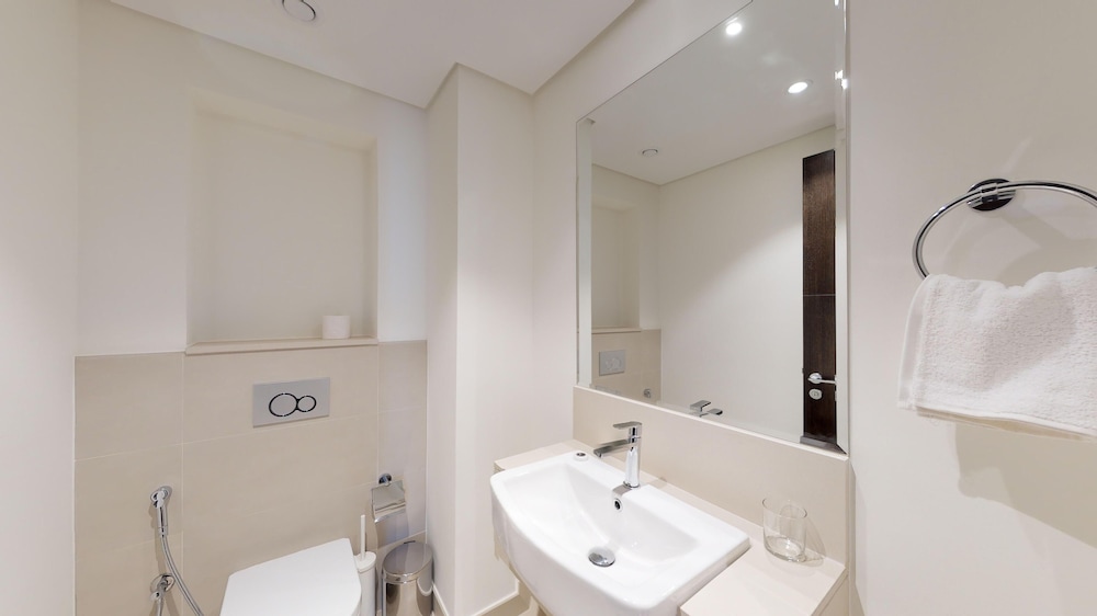 Lux BnB Dubai Creek Residences