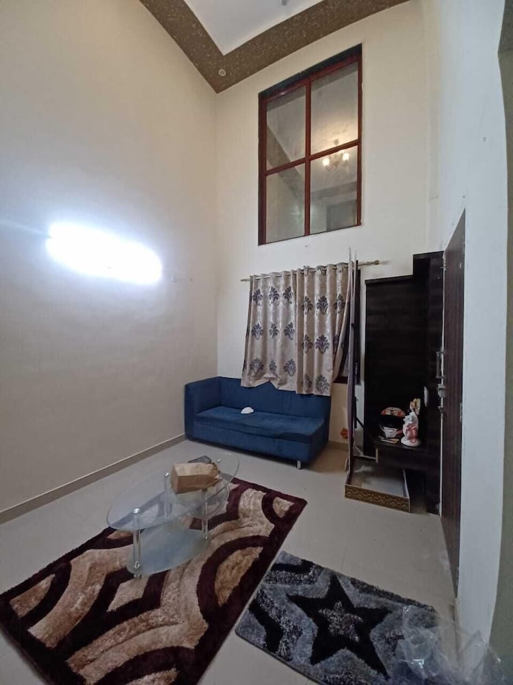 Bungalow 3bhk