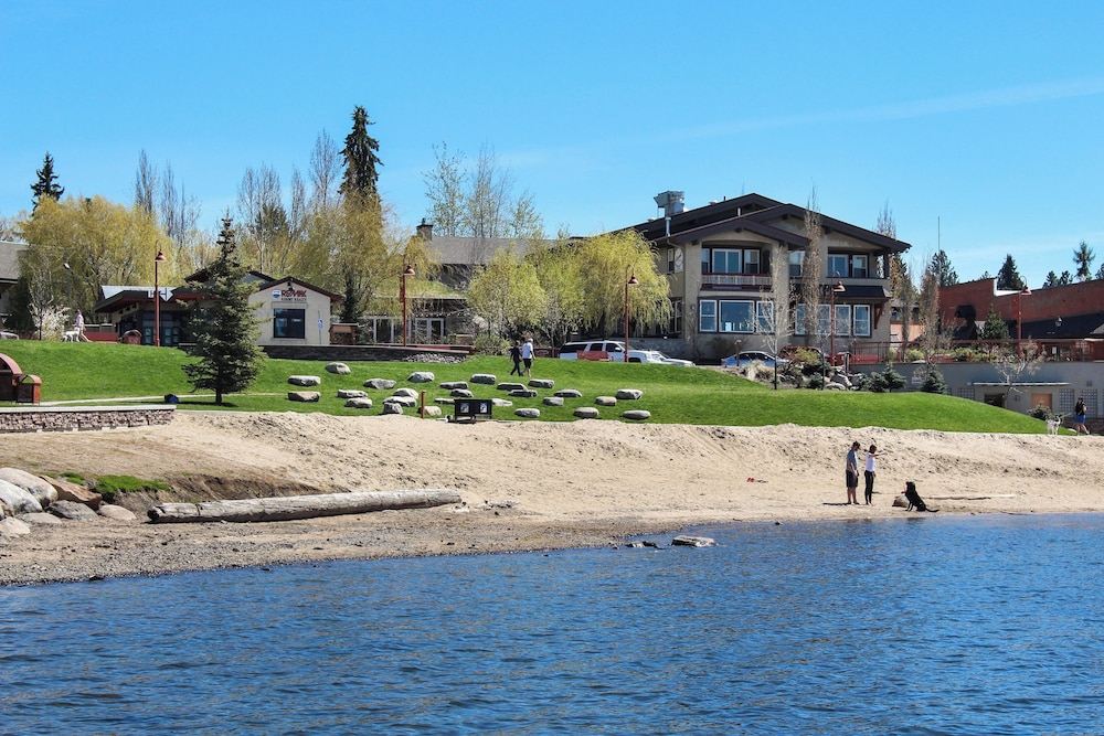3BR House Near Skiing w/ Hot Tub
