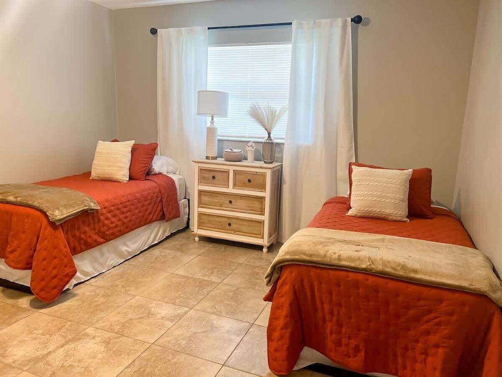 Cozy 2 Bedroom Home, Dade City! #2