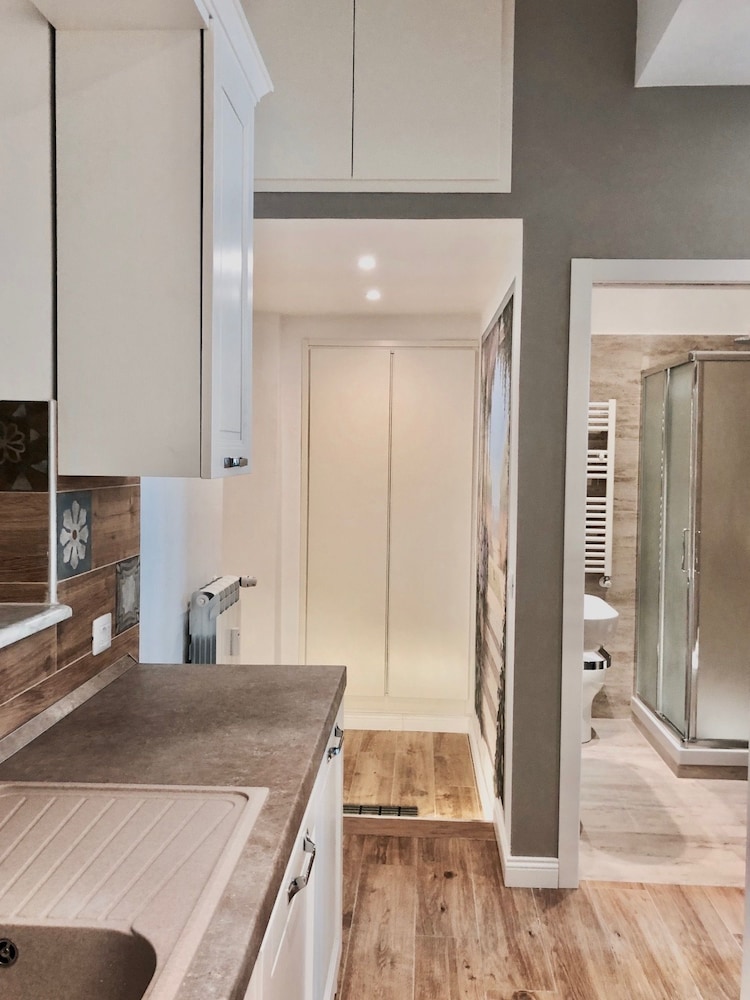 Audrey's Roman Holidays Suites&Rooms