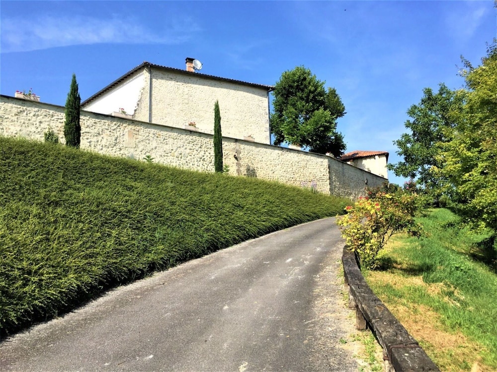 Villa in France With Private Pool & Garden