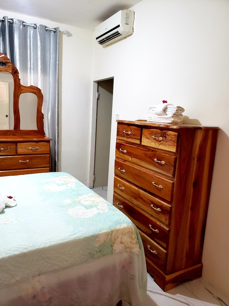 Chateau's Tranquil Apartments