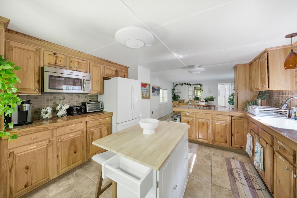 2 Lake Cabins Pool+hottub Game Room 23acs