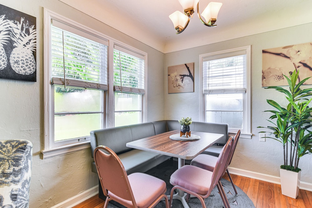 St Pete Home for Retreat & Corporate Travelers