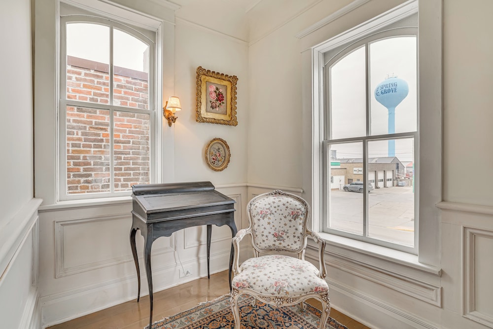 Walkable Main Street Location: Spring Grove Apt