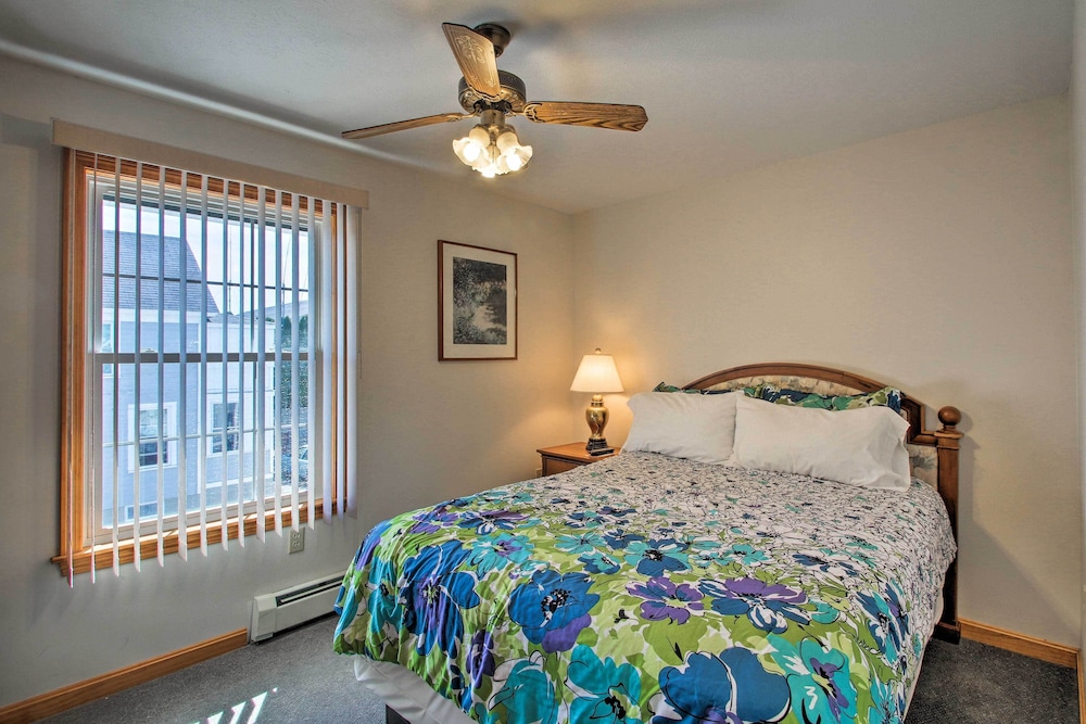 Old Orchard Beach Apt - Walk to Beach & Pier!