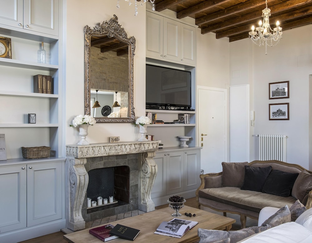 Il Bacio Luxury Spanish Steps Penthouse With Terrace Perfect