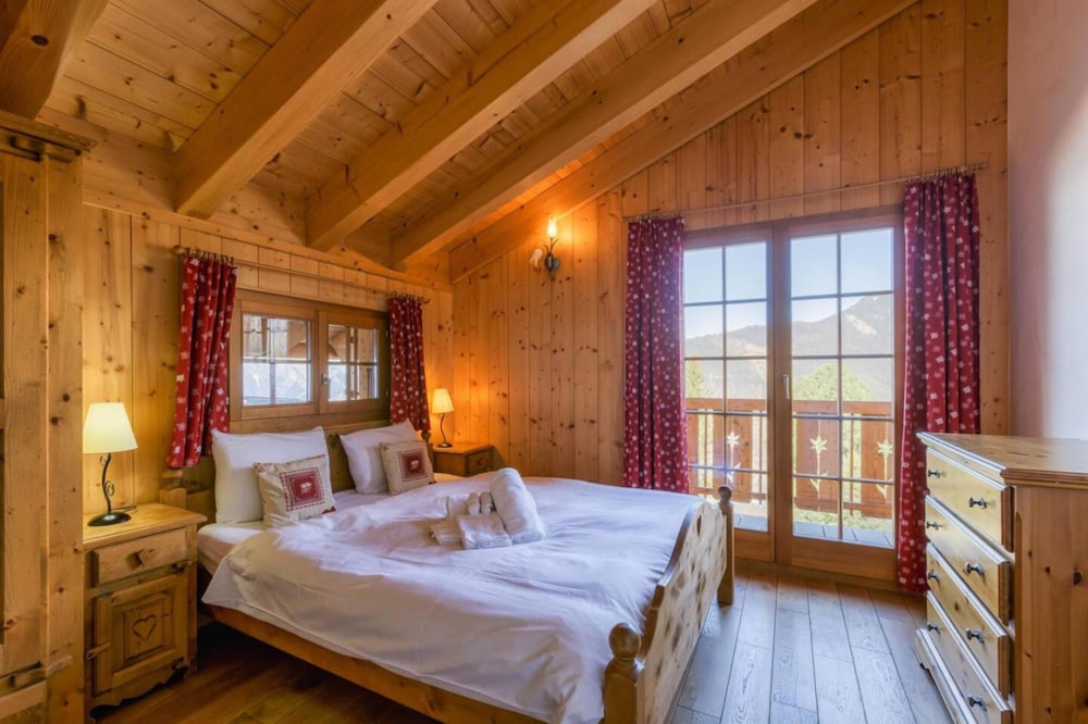 Luxury 10 pax Chalet With Incredible Views Garage