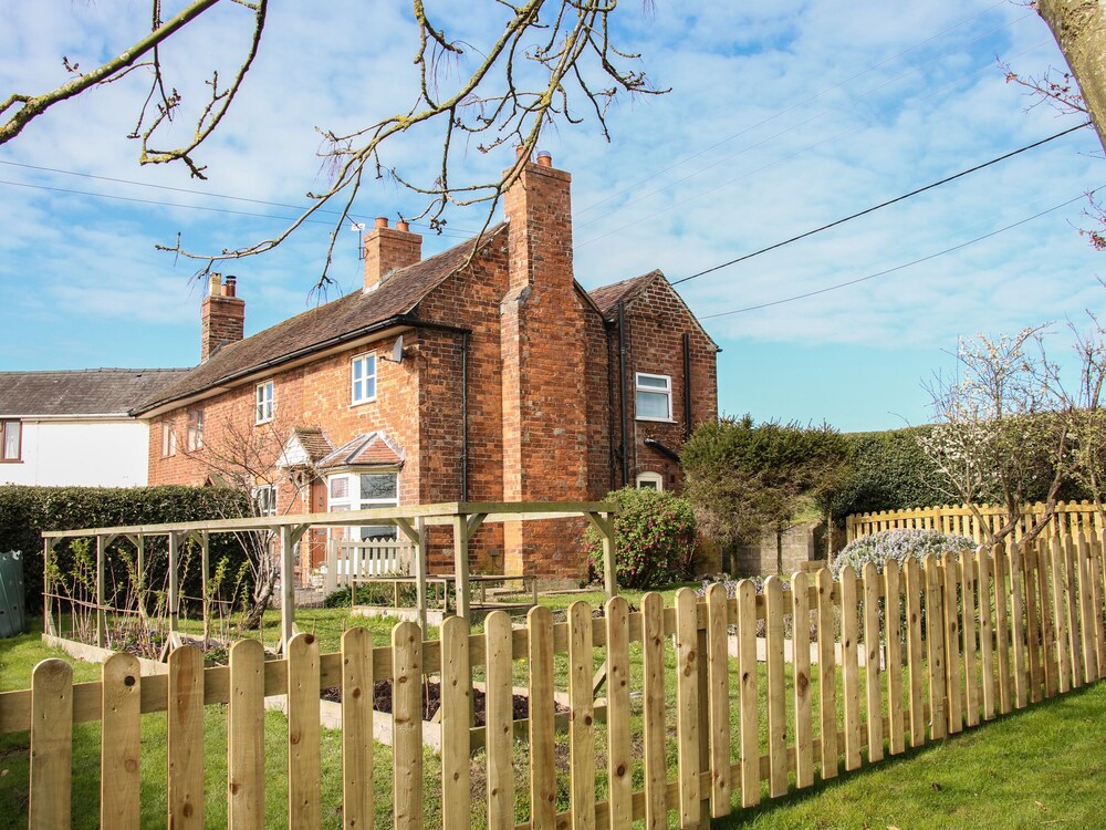 1 Royal Oak Cottages
