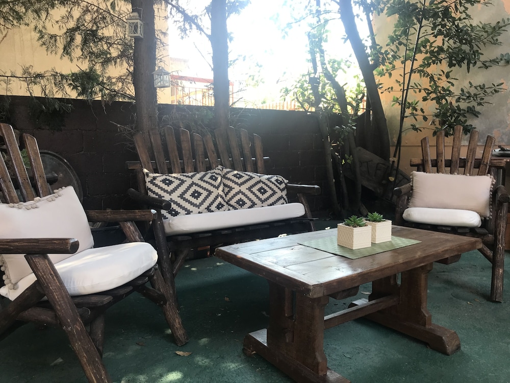 Villa Yanna Studios