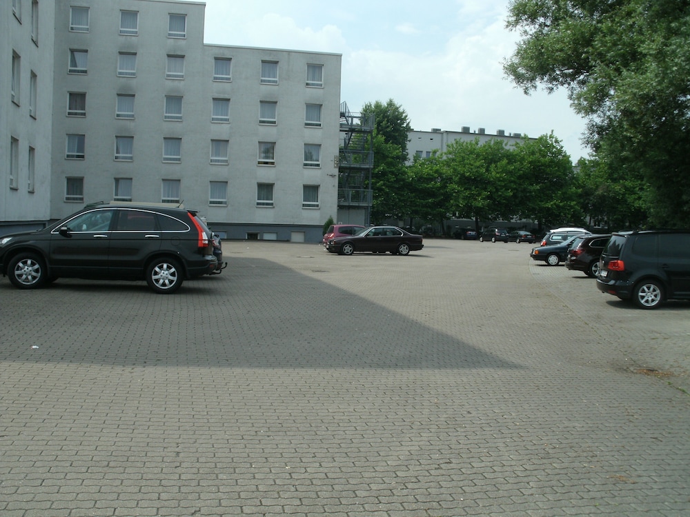 Hamburg Vacations - PLAZA Inn Hamburg Moorfleet - Property Image 2