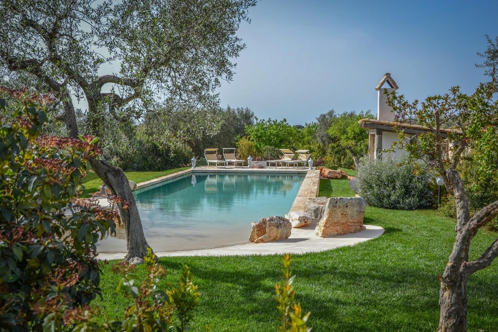 TD Trulli di Montaltino With Stunning Huge Pool view 2