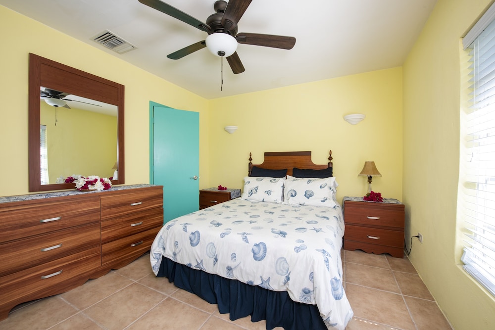 Key Lime Cottage 2 Bedroom Home view 3