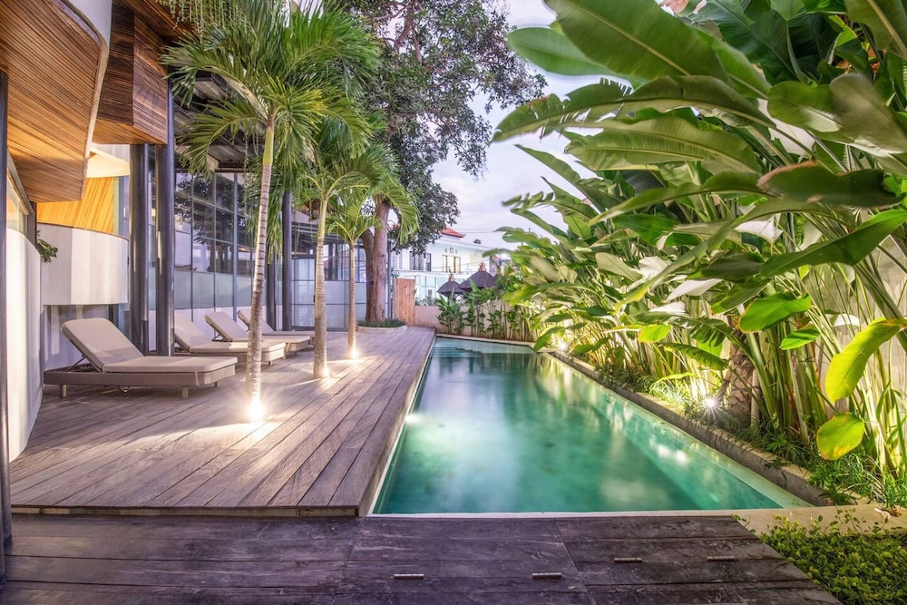 BAZ Villa 13 Studio 3 Opulent 1-br Loft With Art Deco Shared Pool