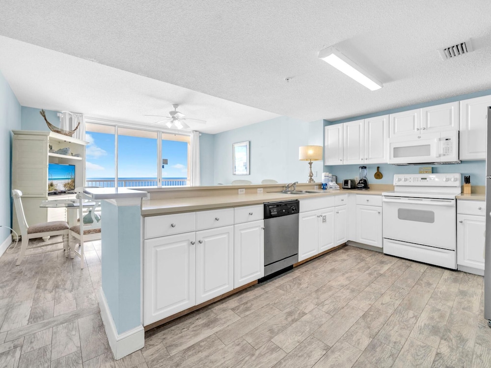 Majestic Beach Towers 1-1314