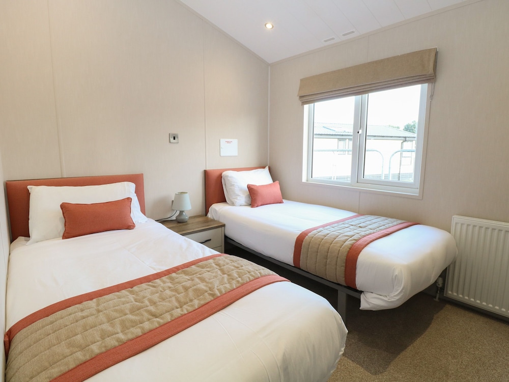 Broadland Sands Lodge