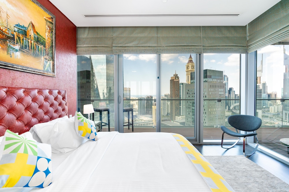 Lux BnB Burj Daman DIFC Sea View