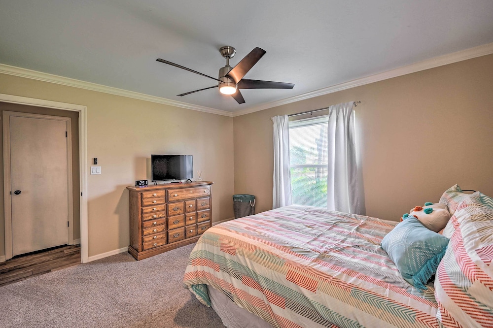 Waterfront Lake Placid Escape w/ Dock & Lanai