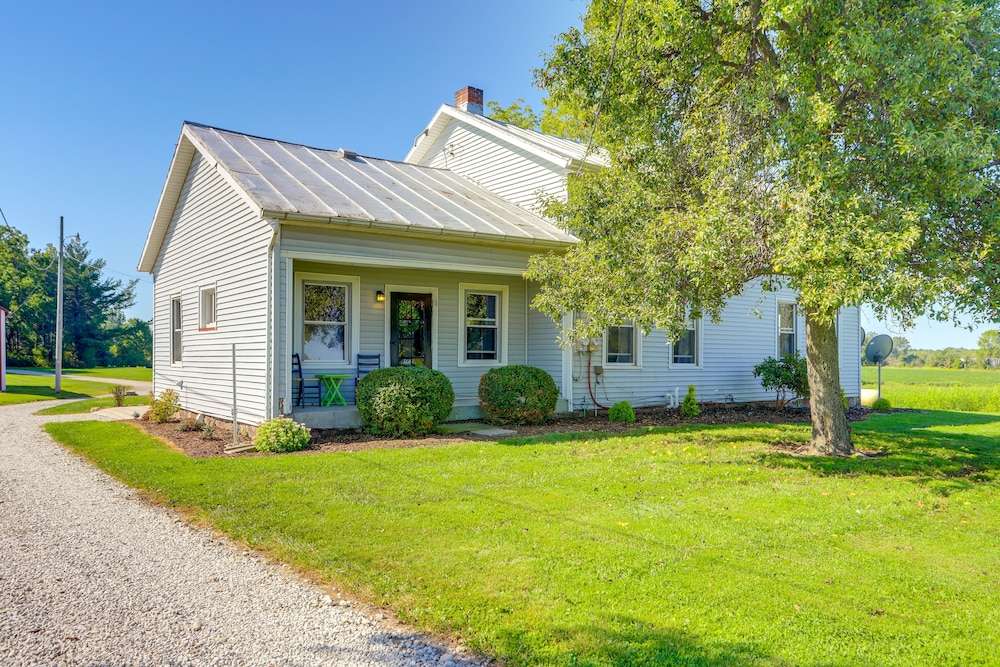 Cozy Greenwich Vacation Rental w/ Fire Pit
